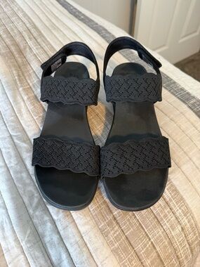 Women's Size 9 Skechers Arya Wedges